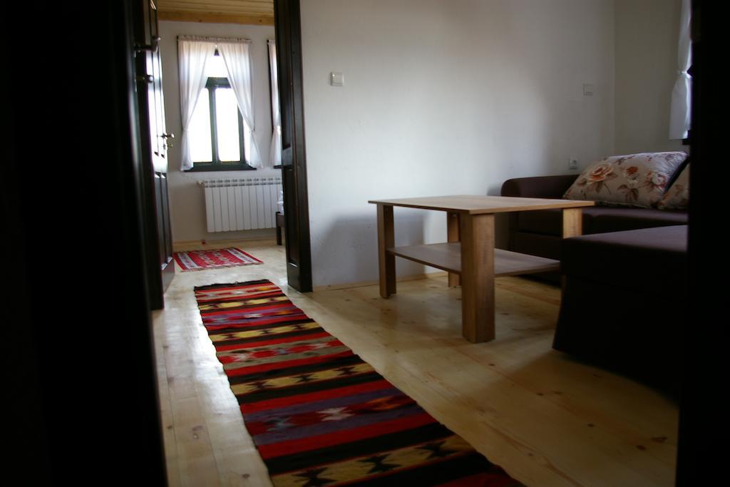 Mutafova Guest House Veliki Preszlav Szoba fotó
