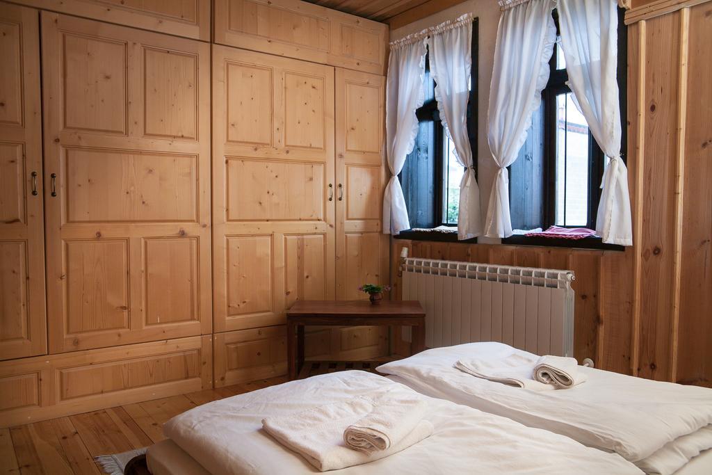 Mutafova Guest House Veliki Preszlav Kültér fotó