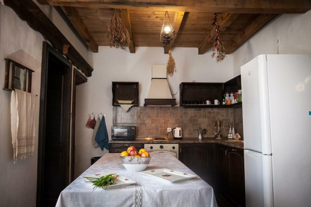 Mutafova Guest House Veliki Preszlav Kültér fotó