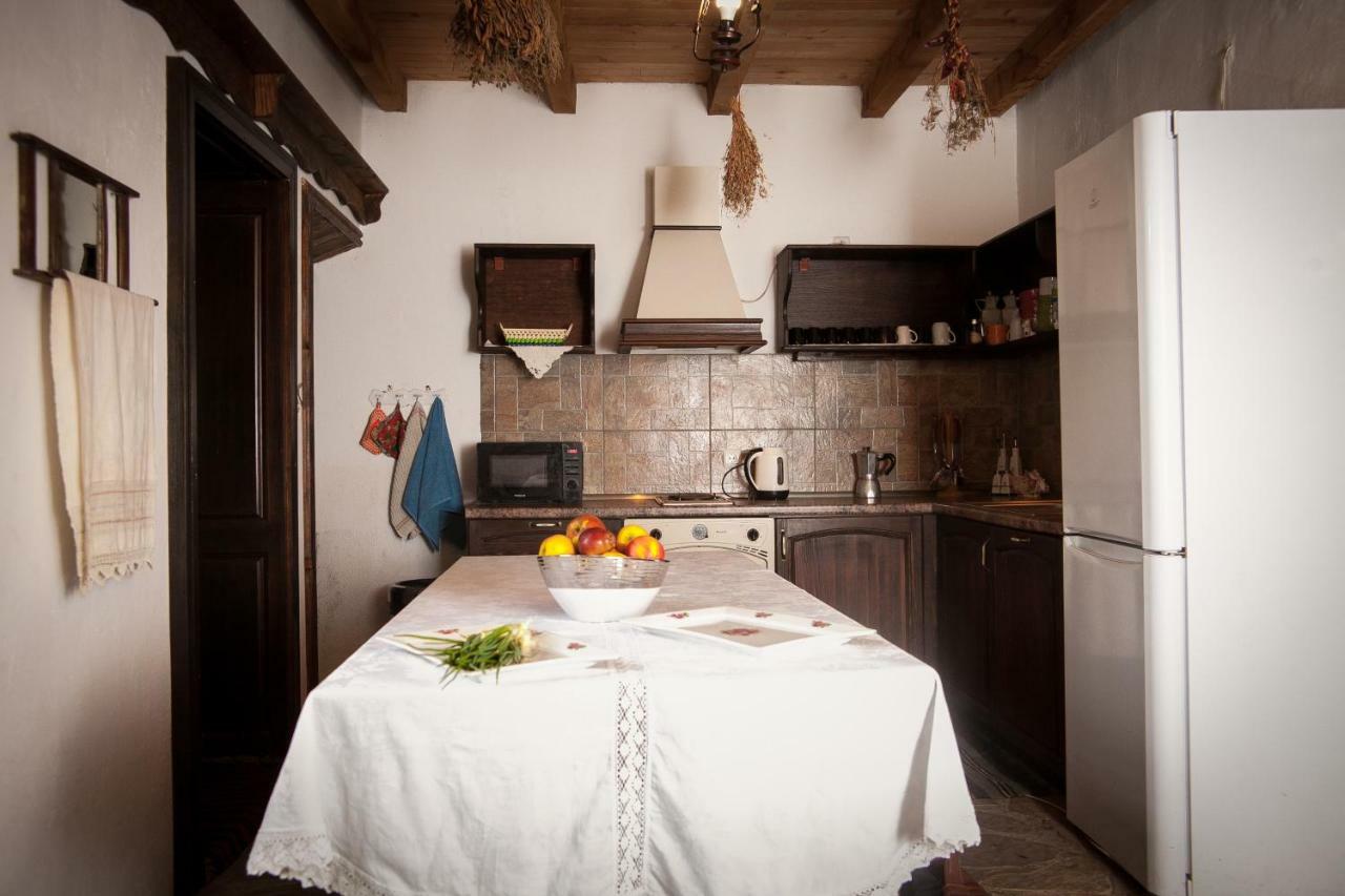 Mutafova Guest House Veliki Preszlav Kültér fotó