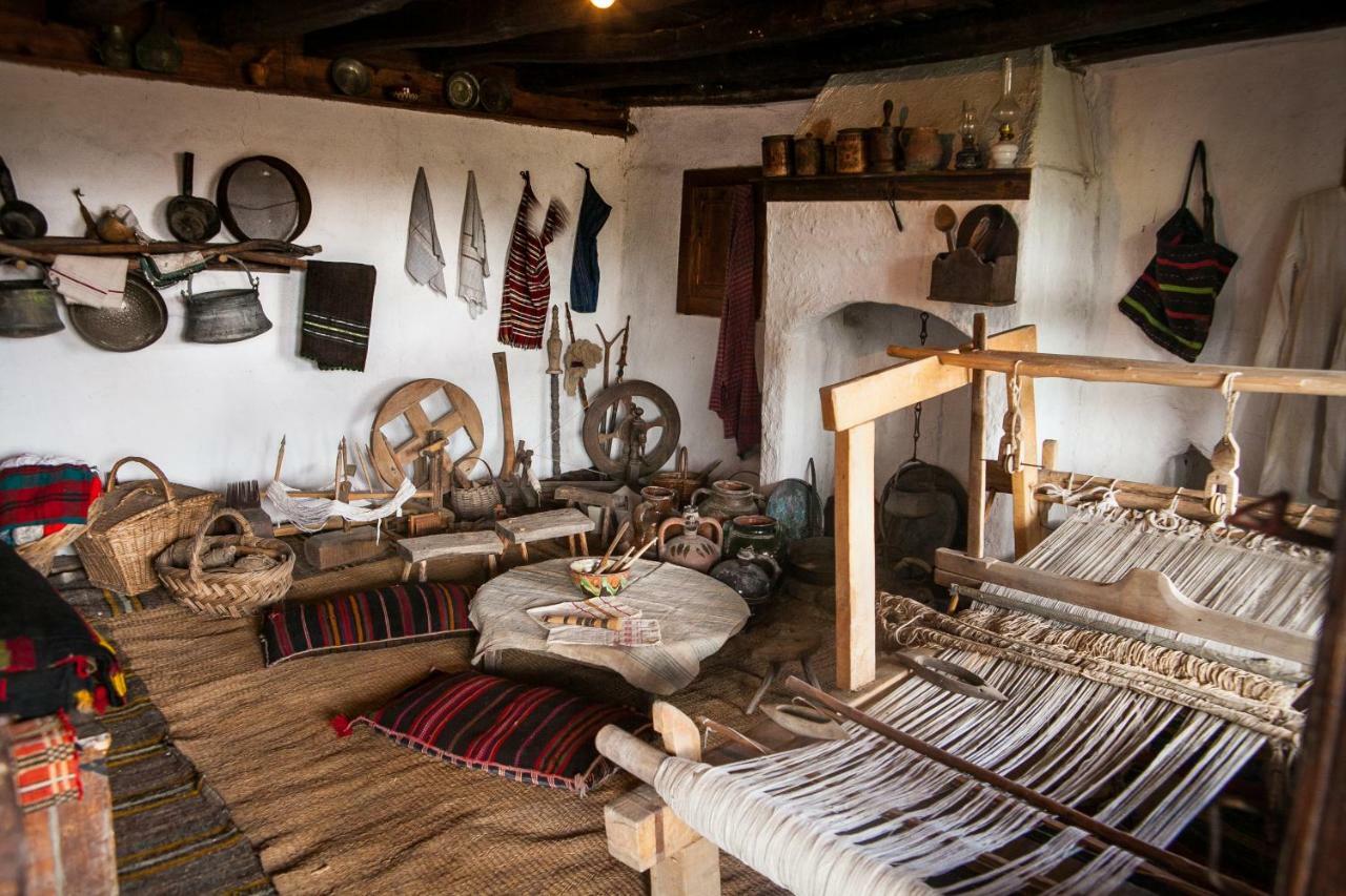 Mutafova Guest House Veliki Preszlav Kültér fotó