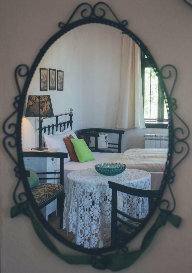 Mutafova Guest House Veliki Preszlav Kültér fotó